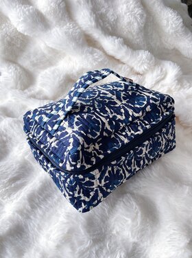 Malini Flower Toiletry Bag / Navy Blue