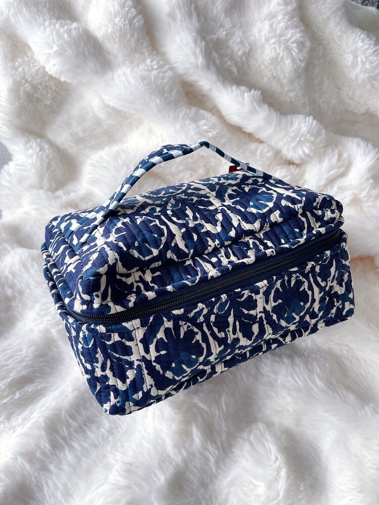Malini Flower Toiletry Bag / Navy Blue