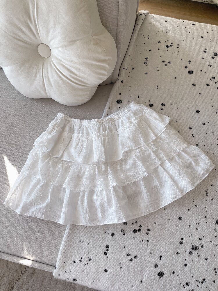 Vallie Ruffle Lace Skort / White