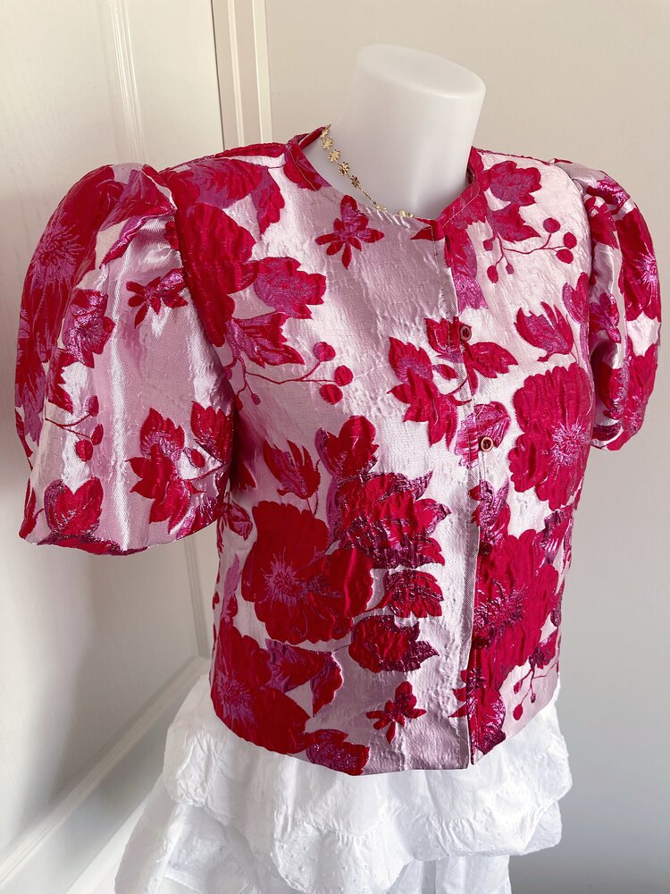 Sumire Jacquard Floral Puff Top / Red & Pink