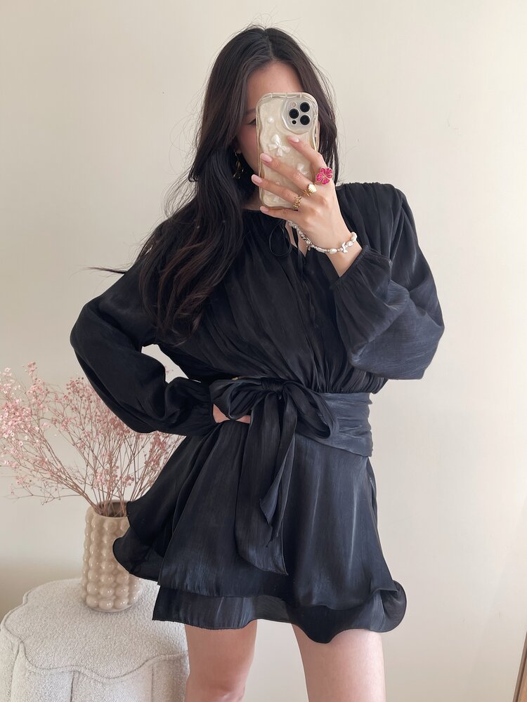 Romaissa Silky Draped Dress / Black