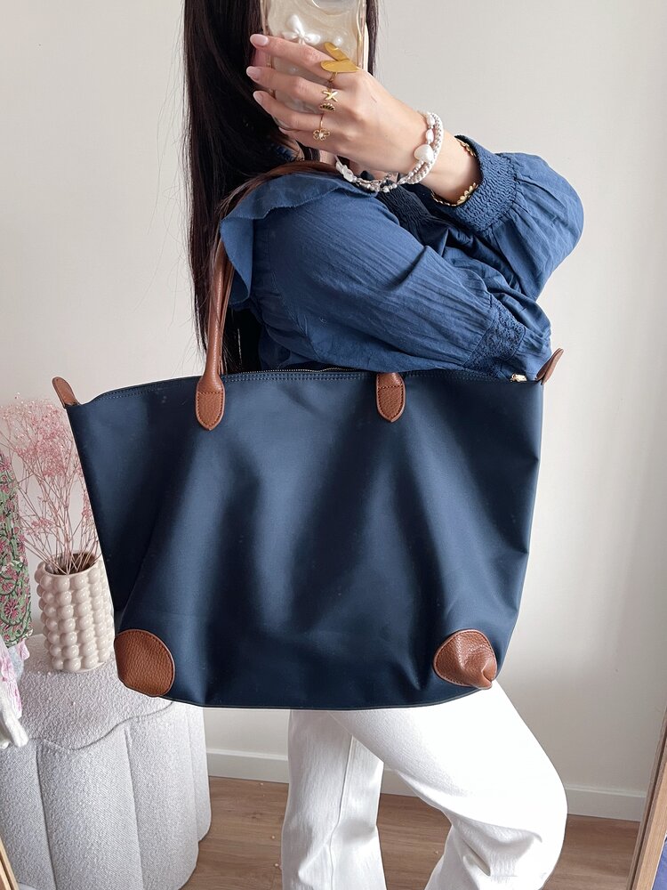 Raine Shoulder Bag / Navy Blue