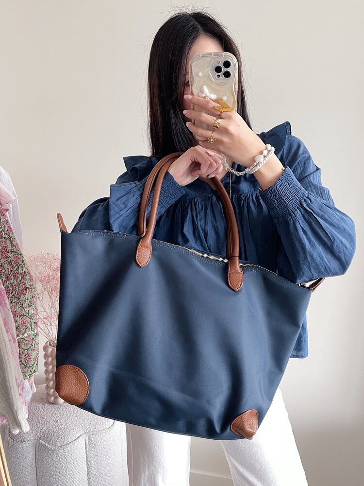 Raine Shoulder Bag / Navy Blue