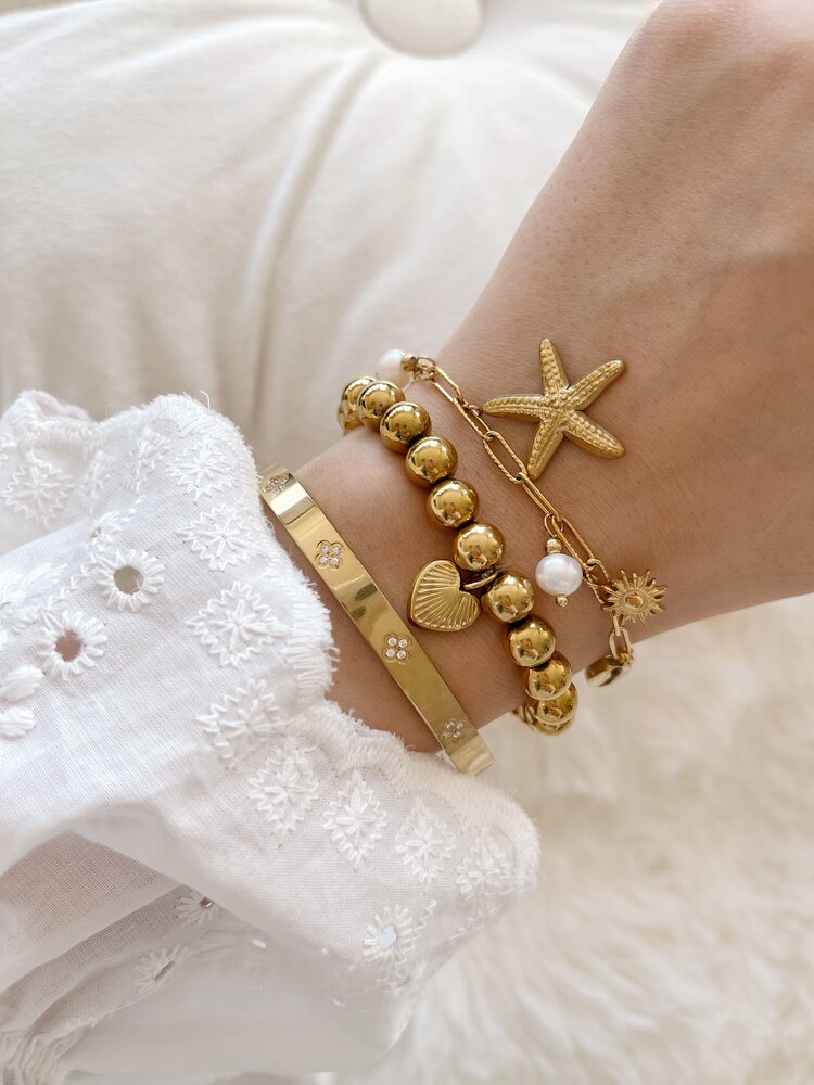 Gold Textured Heart Beads Bracelet