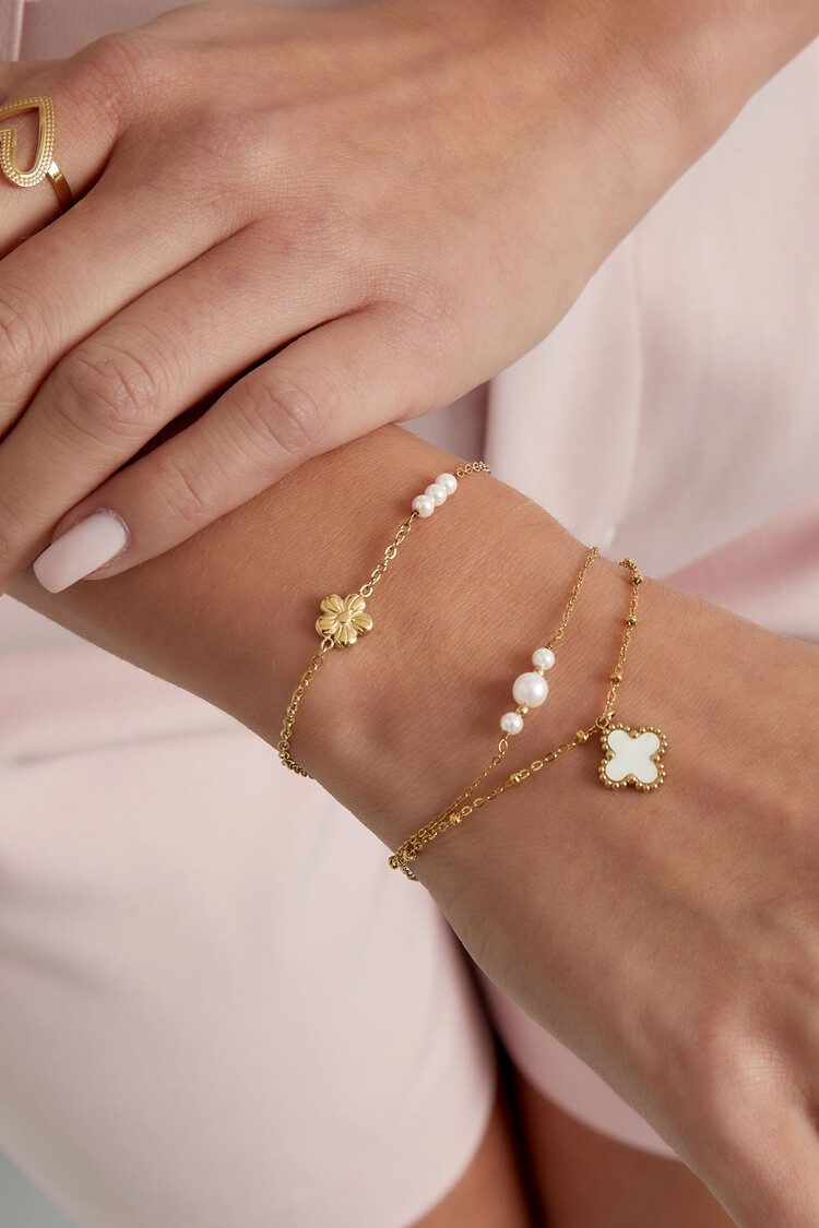 Gold Pearl Clover Double Chain Bracelet / White