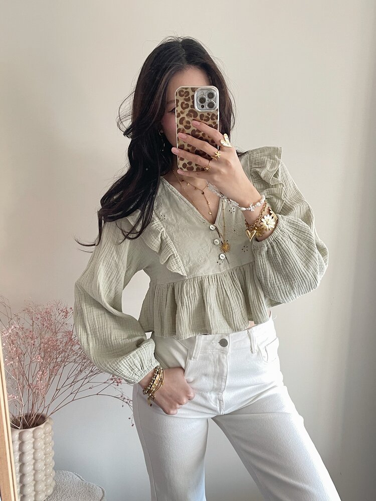 Millane Embroidered Blouse / Sage Green