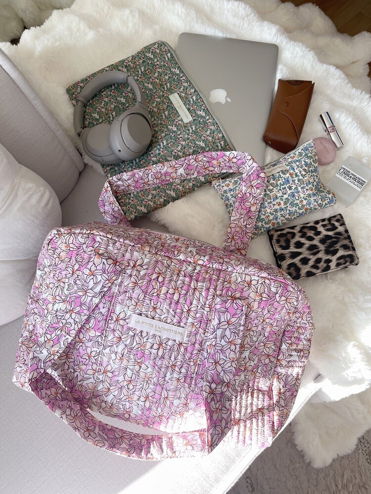 Acacia Flower Travel Bag / Lemonade Pink