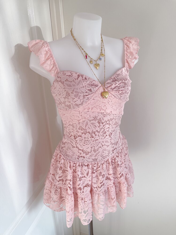 Gemma Lace Ruffle Dress / Dusty Pink