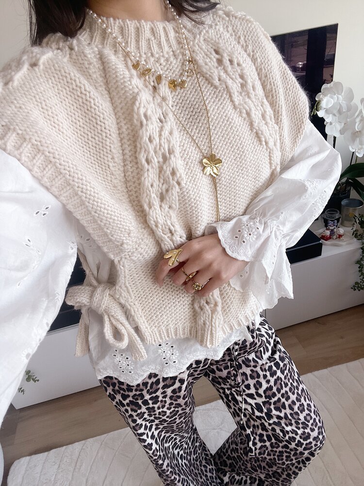 Nadira Bow Gilet Sweater / Beige