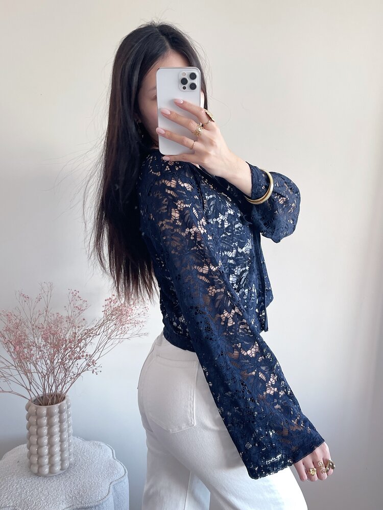 Magnolia Lace Cardigan / Navy Blue