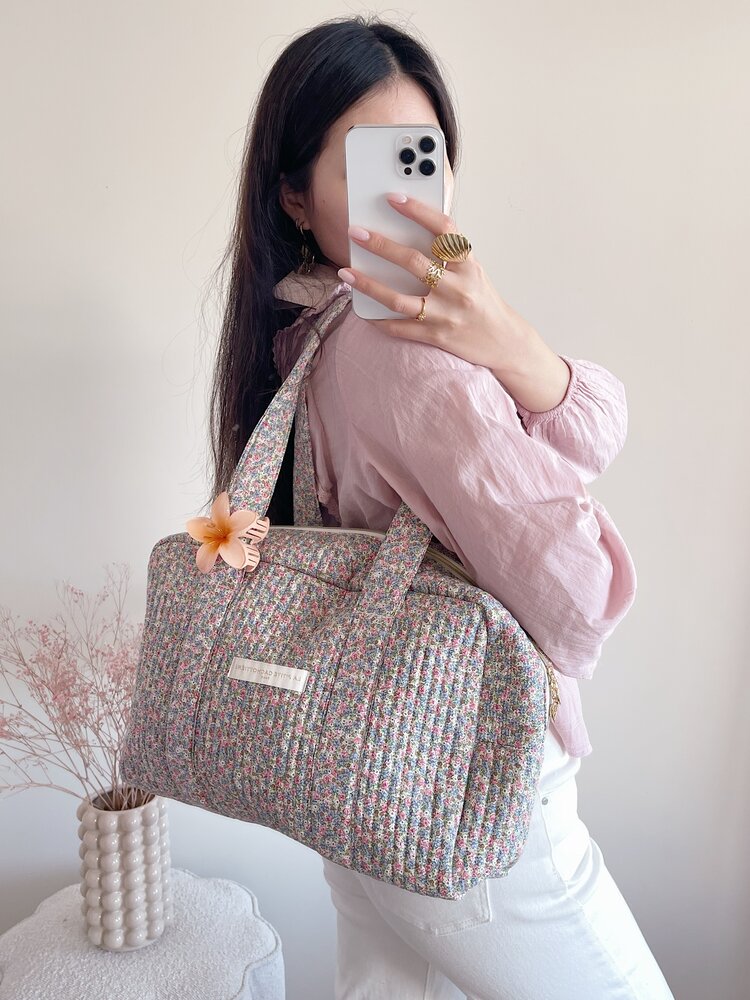 Acacia Flower Travel Bag / Pink & Blue