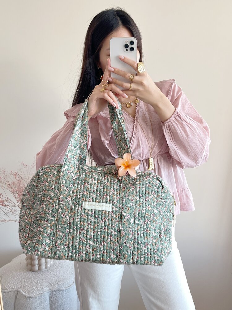 Acacia Flower Travel Bag / Sage Green