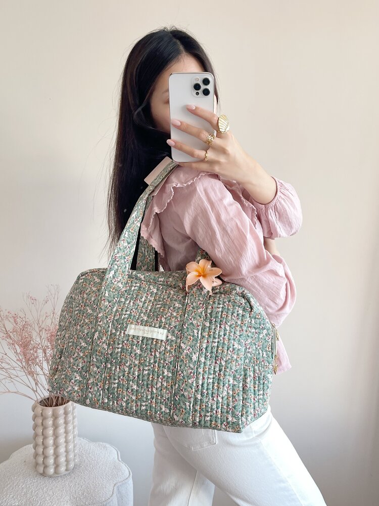 Acacia Flower Travel Bag / Sage Green