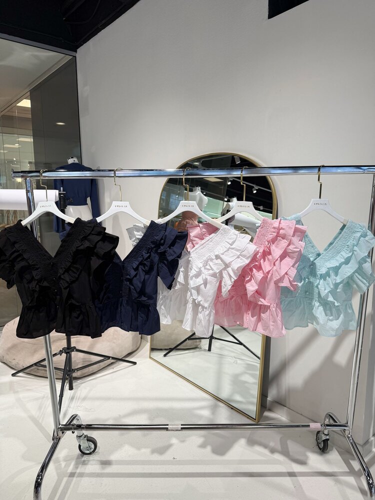 Emilia Ruffle Top / Black