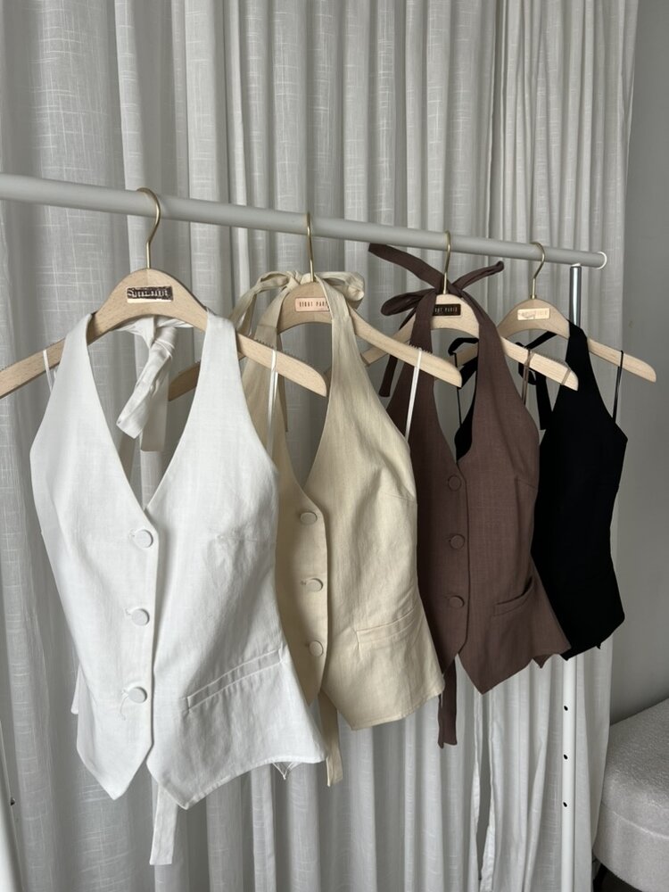 Ichi Button Waistcoat / White