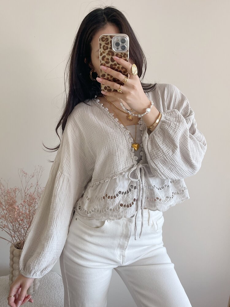 Roselia Embroidered Blouse / Beige