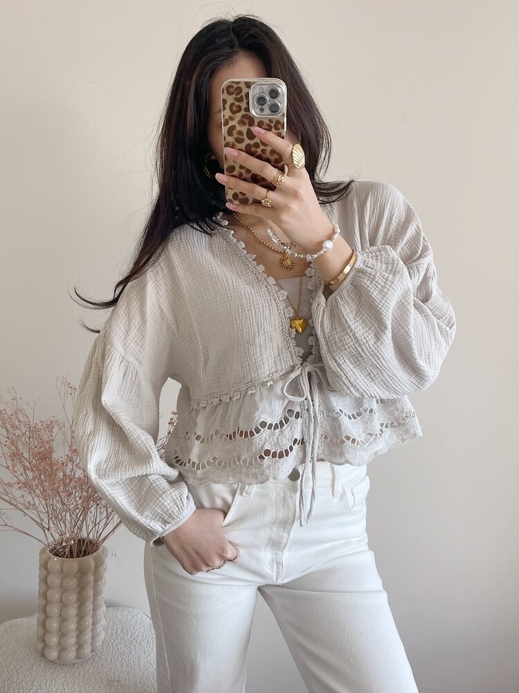 Roselia Embroidered Blouse / Beige