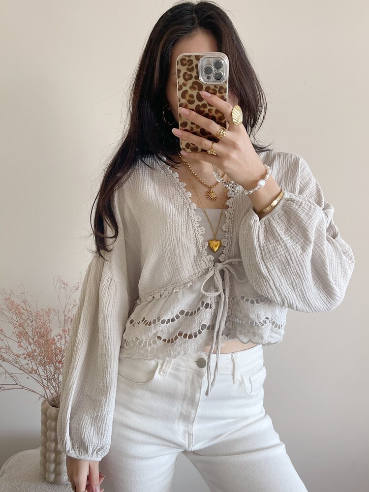Roselia Embroidered Blouse / Beige