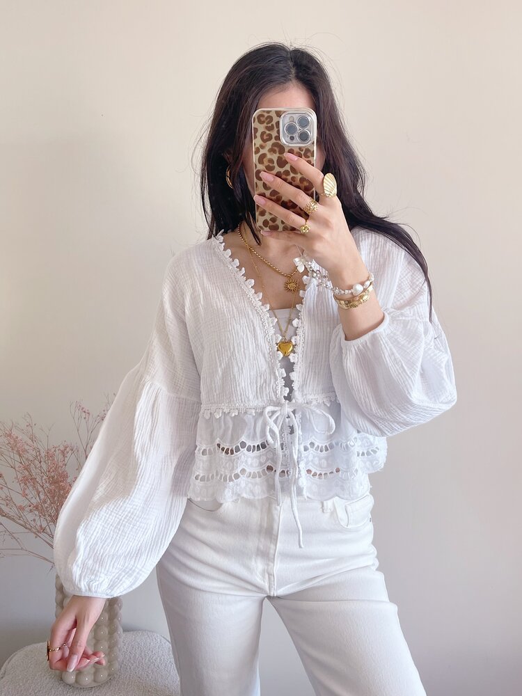 Roselia Embroidered Blouse / White