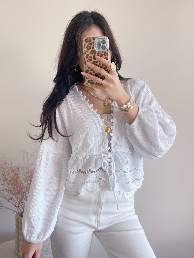 Roselia Embroidered Blouse / White