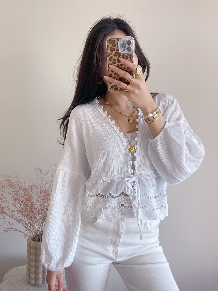 Roselia Embroidered Blouse / White