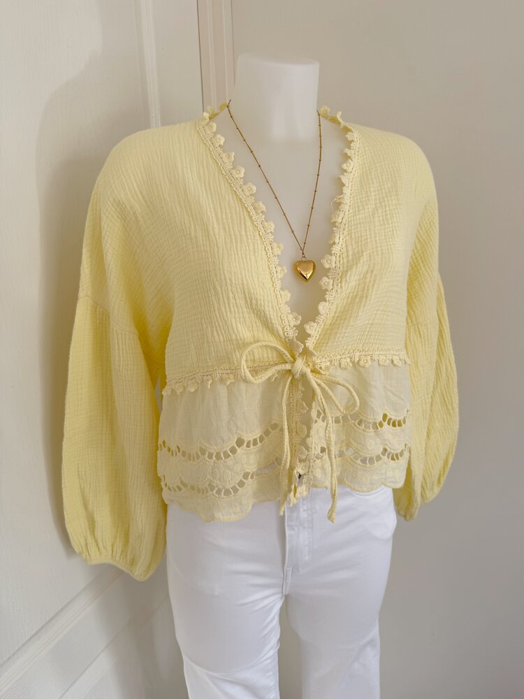 Roselia Embroidered Blouse / Light Yellow