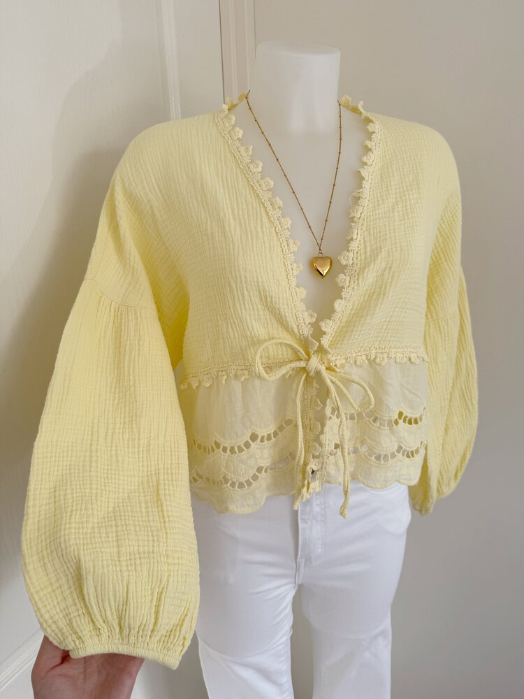 Roselia Embroidered Blouse / Light Yellow