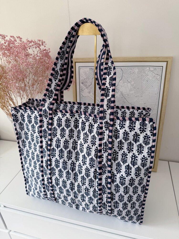 Macie Flower Shopper Bag / White & Navy