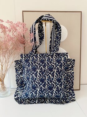 Micky Small Ruffle Flower Shopper Bag / Navy Blue