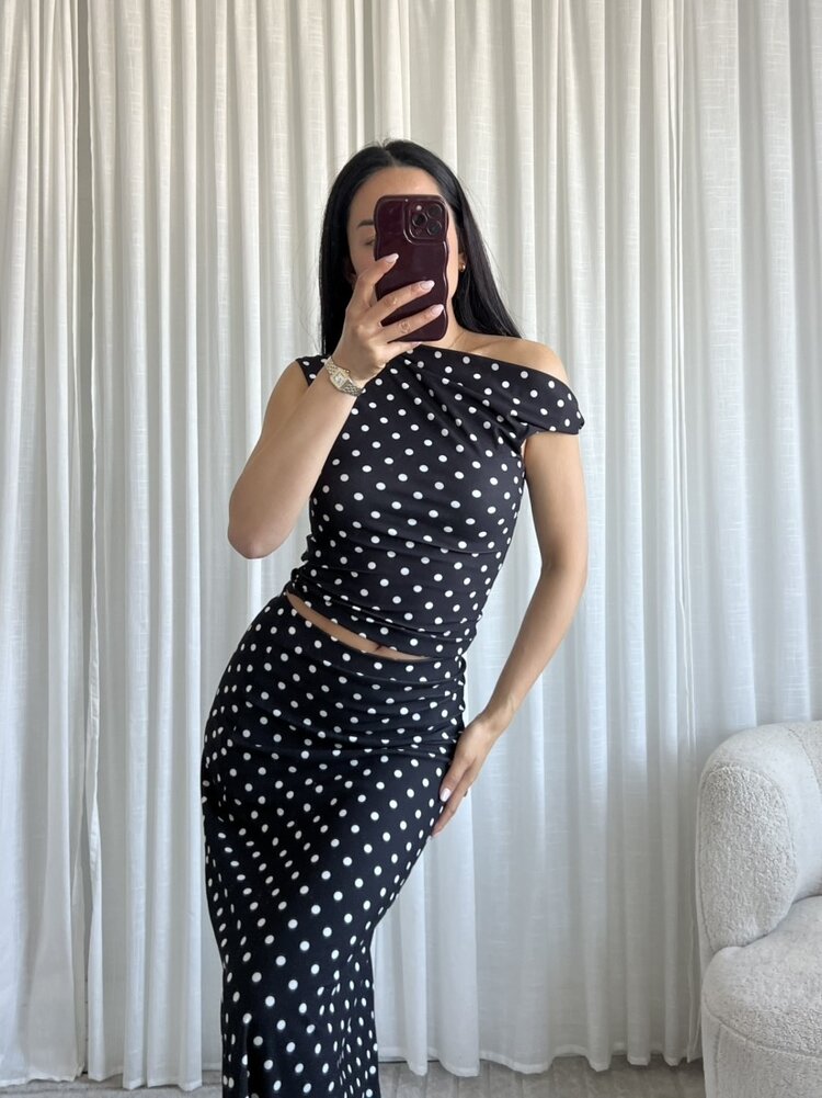 Athena Polkadot Off Shoulder Top / Black