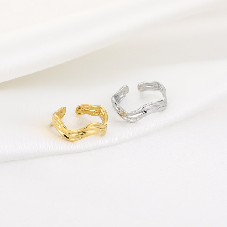 Gold Wave Textured Ring