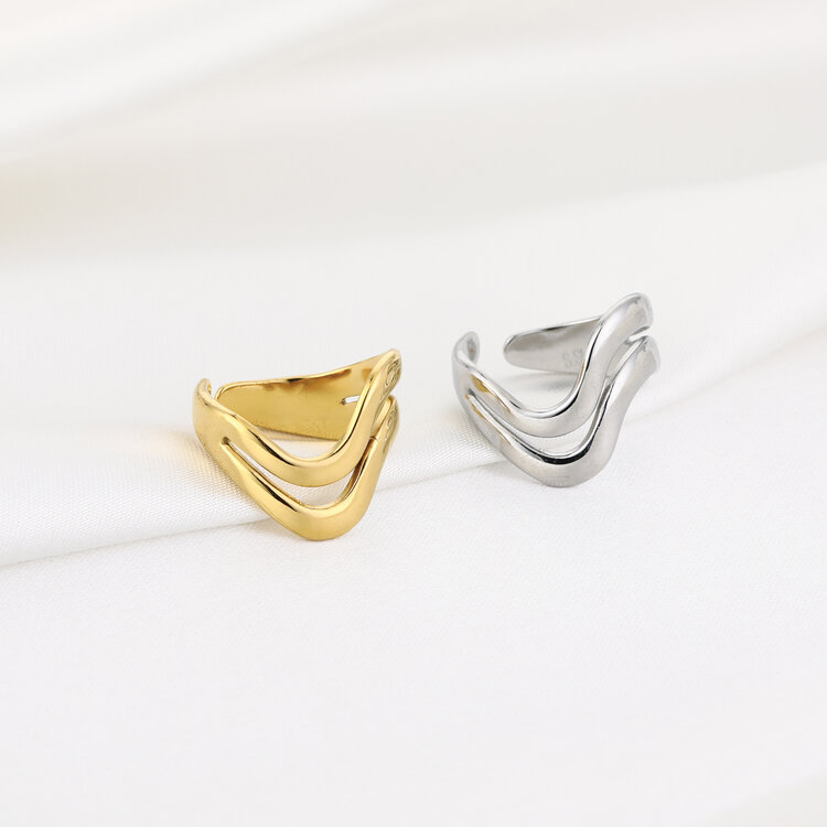 Gold Basic Wavey Ring