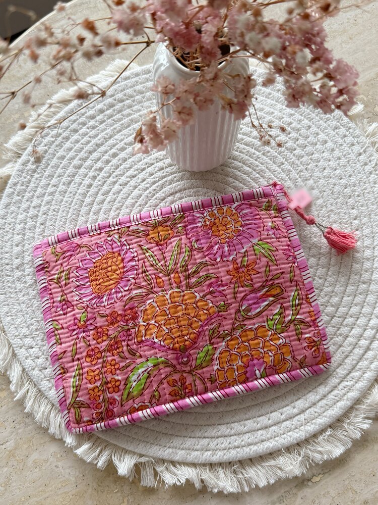 Bali Flat Flower Pouch / Pink
