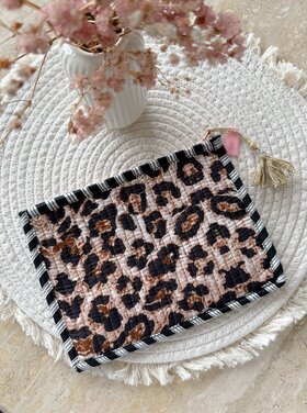 Bali Flat Leopard Pouch / Brown