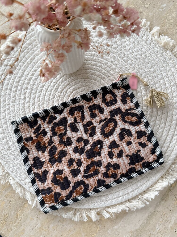 Bali Flat Leopard Pouch / Brown