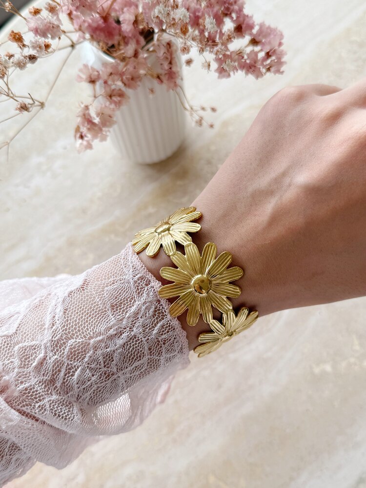 Gold Bold Flowers Bangle Bracelet