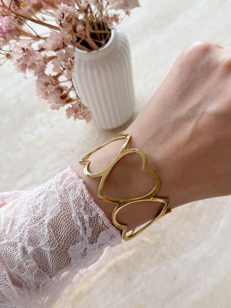 Gold Heart To Heart Bangle Bracelet