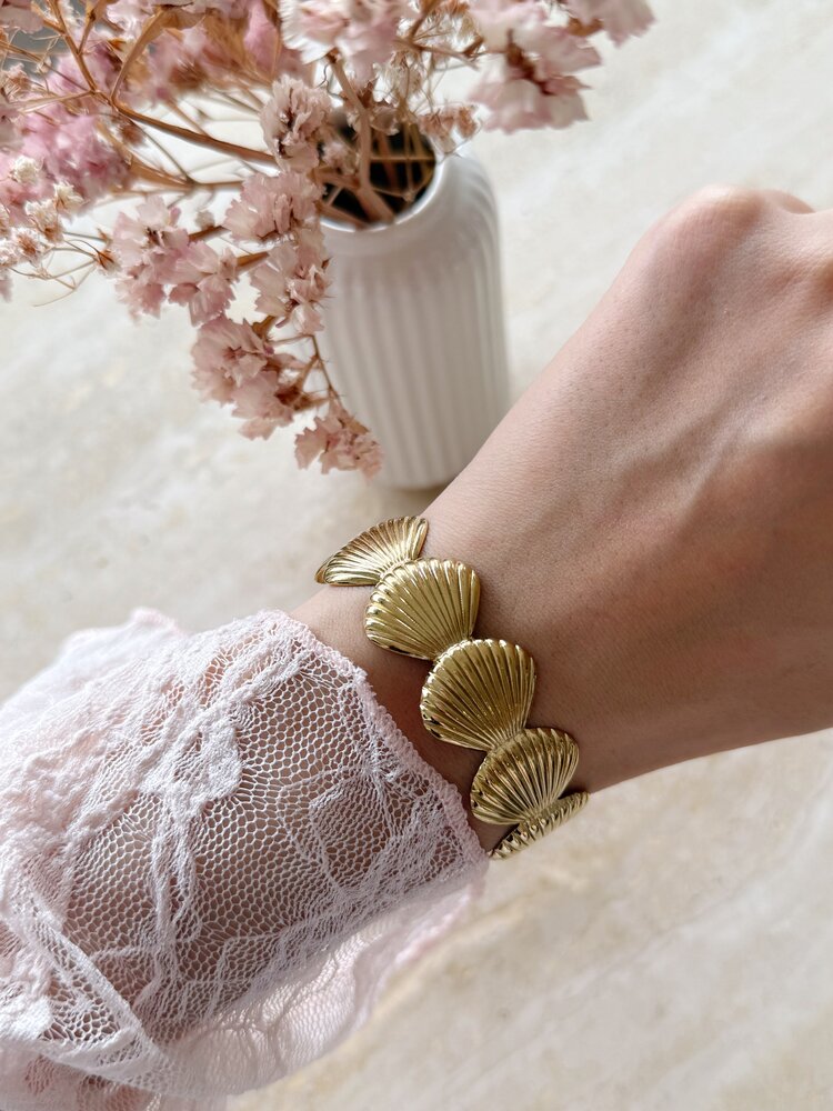 Gold Shell Bangle Bracelet