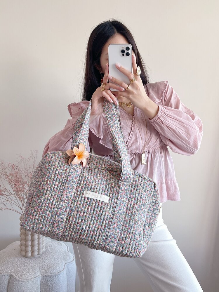 Acacia Flower Travel Bag / Blue & Green