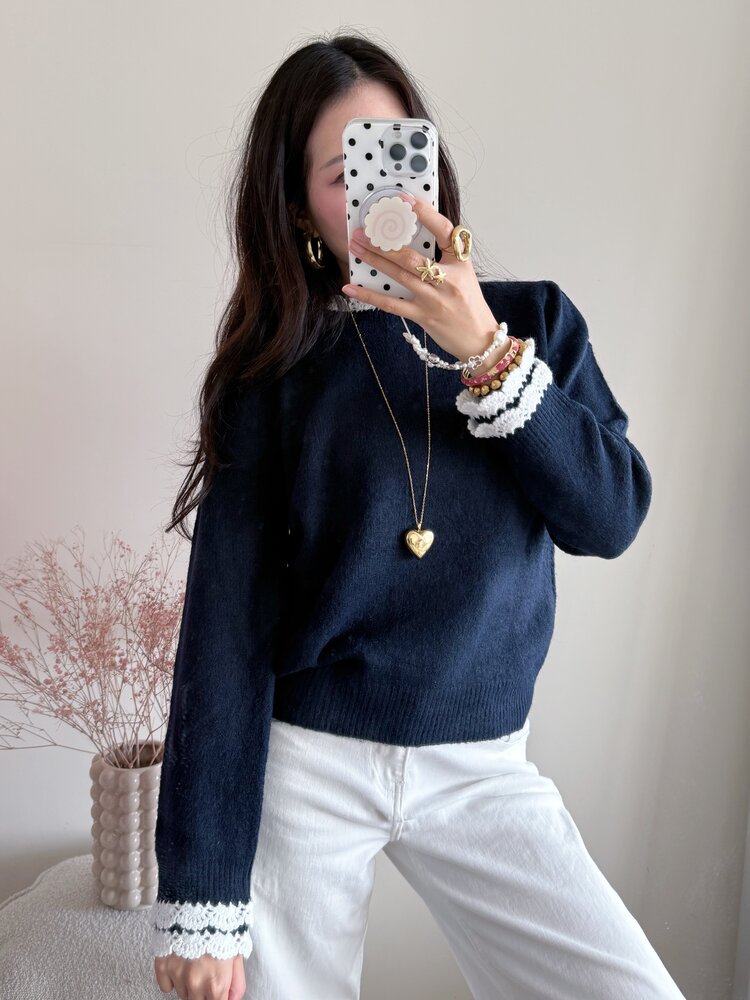 Luisa Embroidery Knit Sweater / Navy Blue
