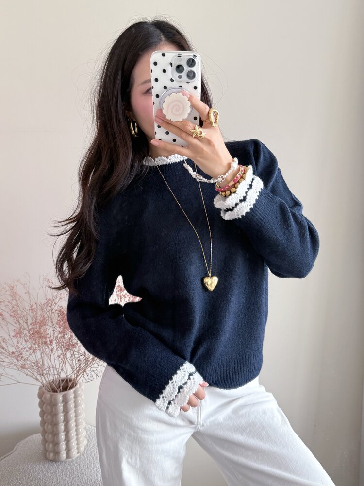 Luisa Embroidery Knit Sweater / Navy Blue