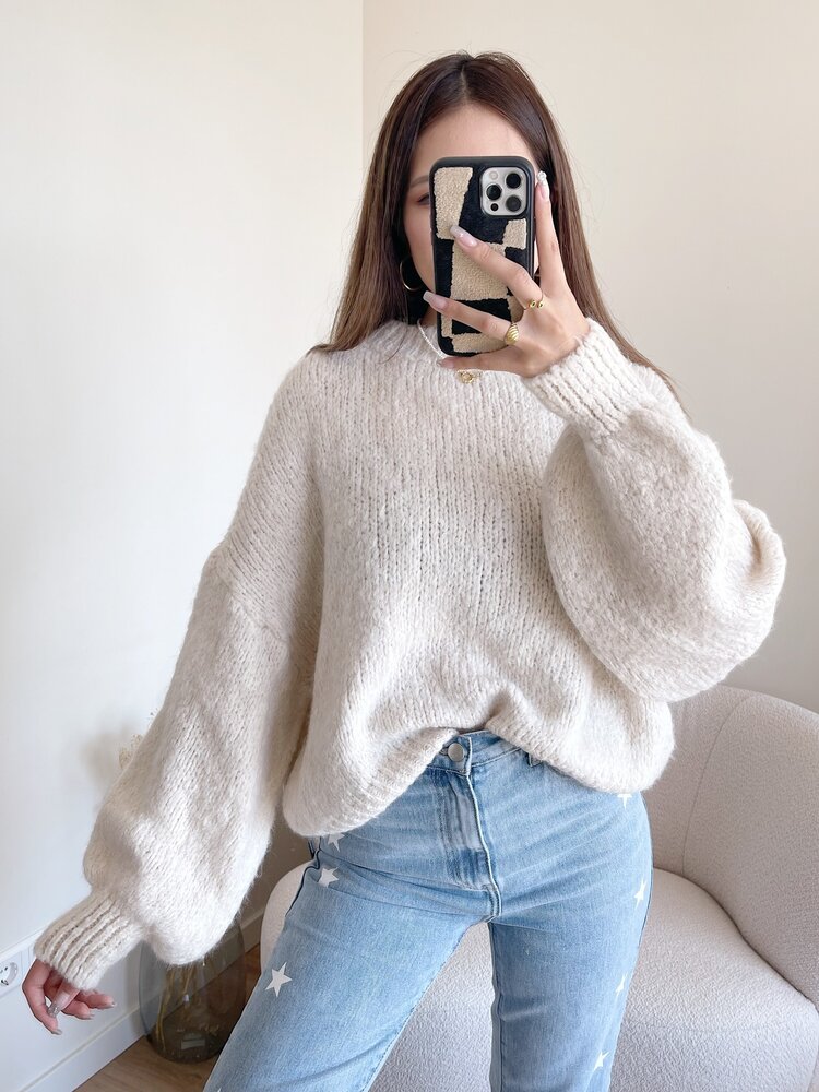 Caro Oversized Knit Sweater / Off White