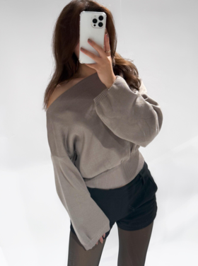 Joyce Off Shoulder Sweater / Taupe