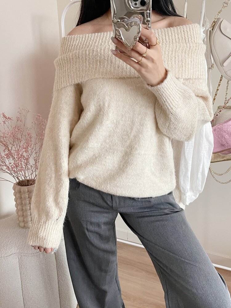 Lumi Off Shoulder Sweater / Beige