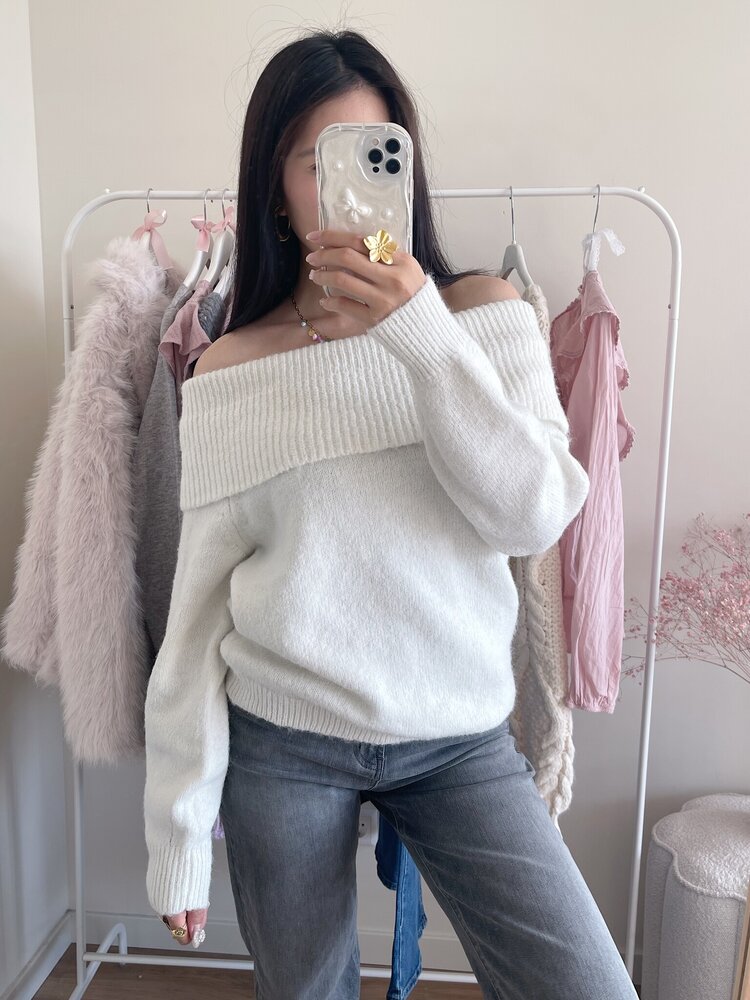 Lumi Off Shoulder Sweater / Off White