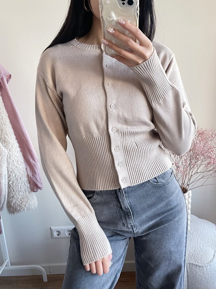Aila Button Cardigan / Beige