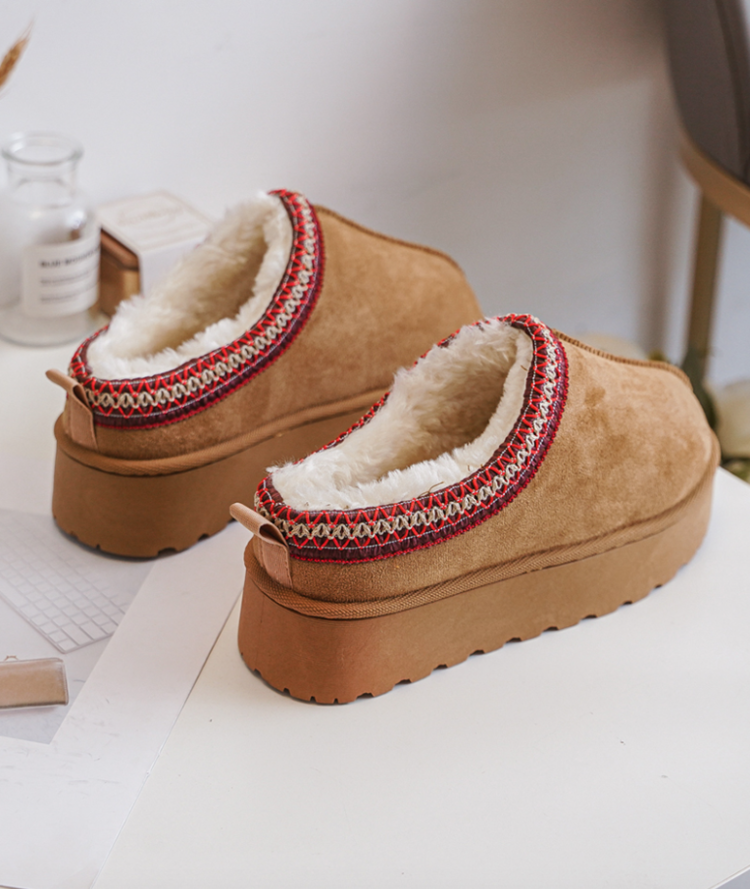 Evie Comfy Uggie Slippers / Camel