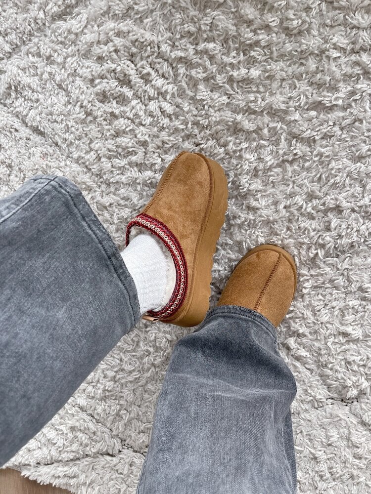 Evie Comfy Uggie Slippers / Camel