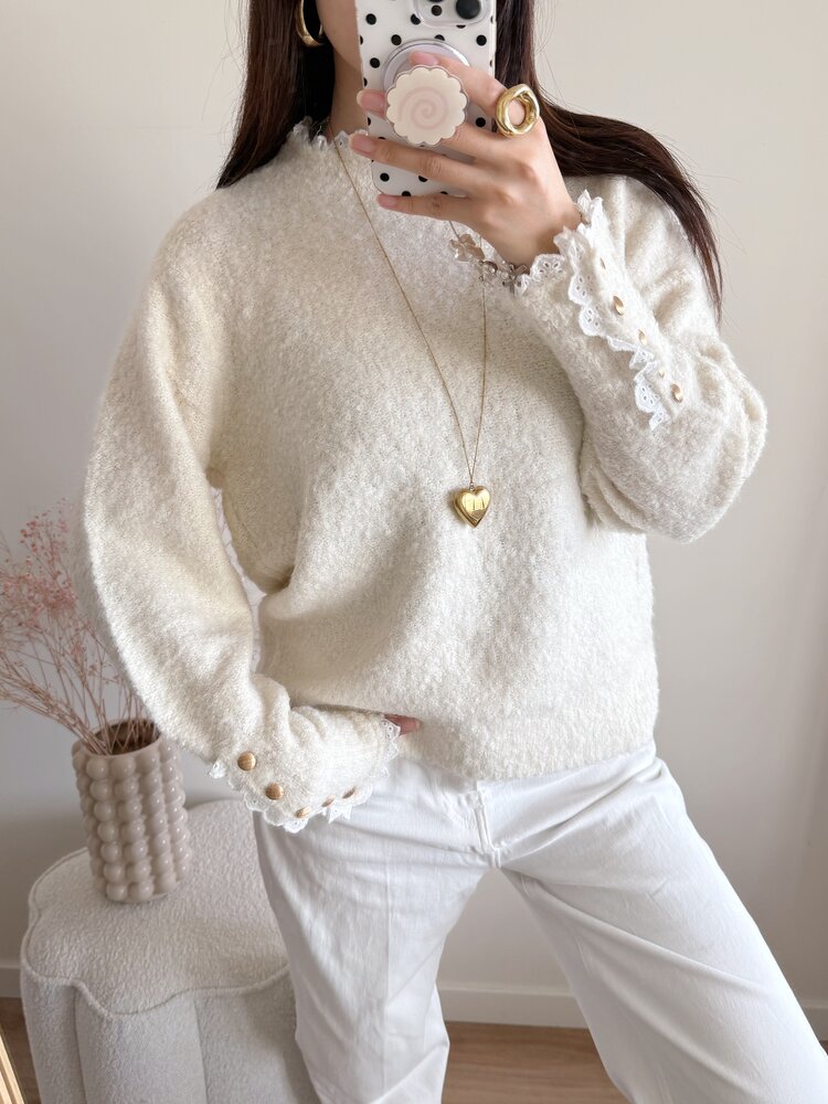Mayci Embroidery Knit Sweater / Beige