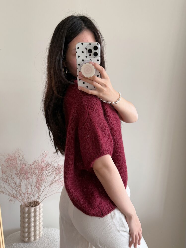 Lilla Short Sleeve Knit Sweater / Bordeaux Red
